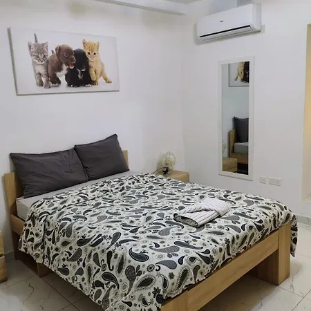 Cozy Three Bedroom In Ta' Xbiex, Malta Ta Xbiex