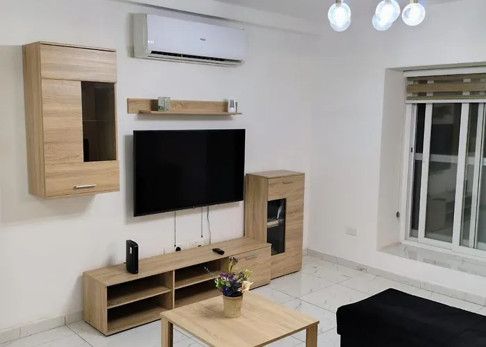 Cozy Three Bedroom In Ta' Xbiex, Malta * Ta Xbiex