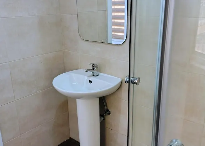 Cozy Three Bedroom In Ta' Xbiex, Malta *