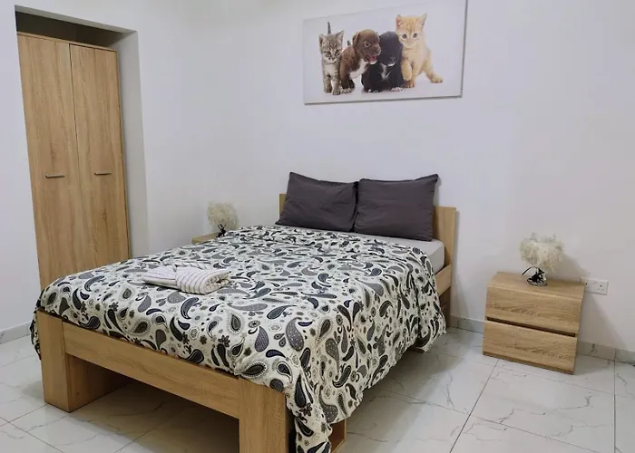 Cozy Three Bedroom In Ta' Xbiex, Malta Apartament